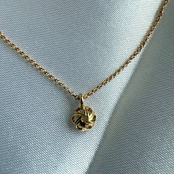 Dainty 18K Solid Gold Bezel Set 0.32 CT Diamond Solitaire Pendant Necklace 15.5" - Picture 6 of 8